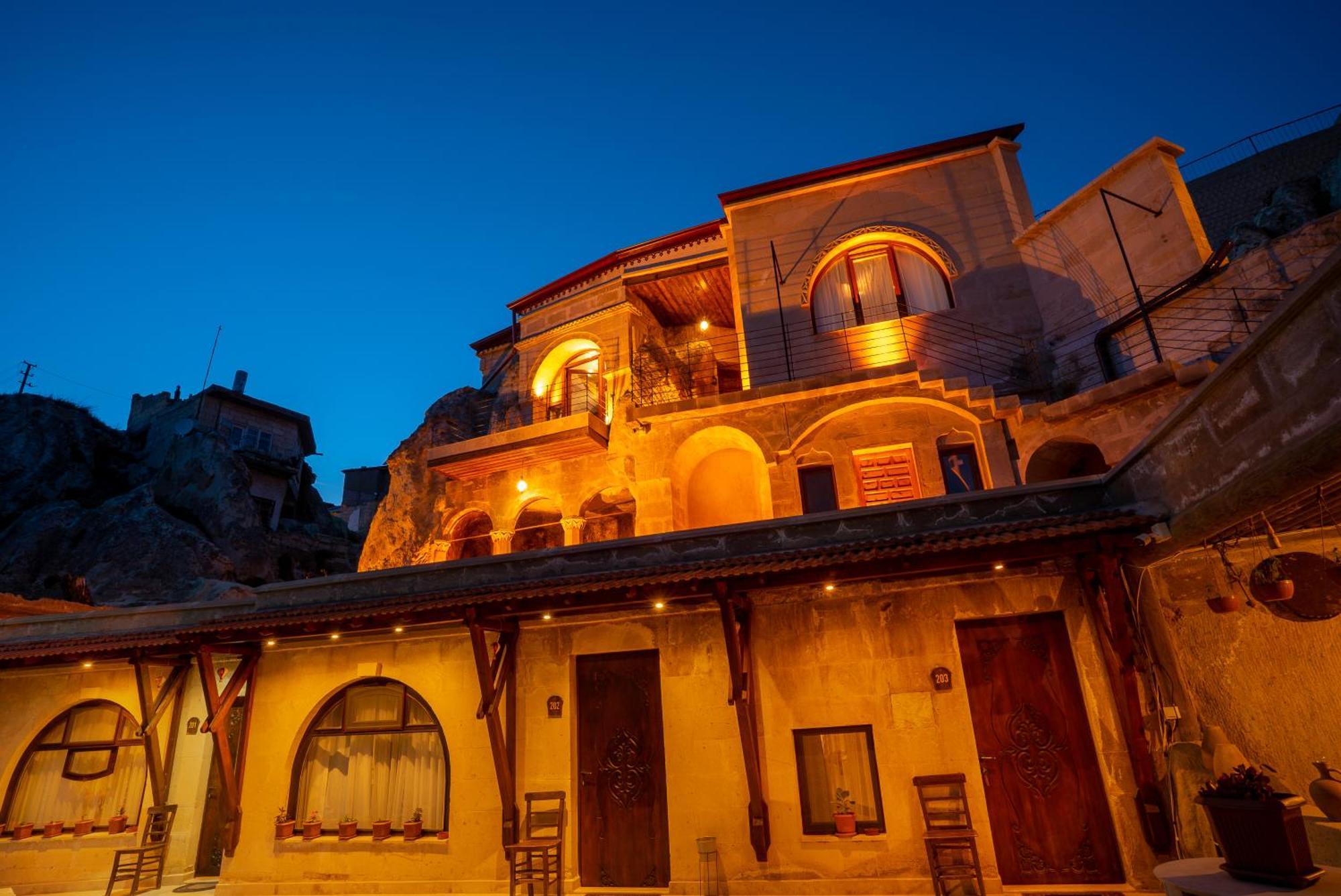 Hotel Cappadocia Inans Cave & Swimming Pool Hot Nevşehir Esterno foto