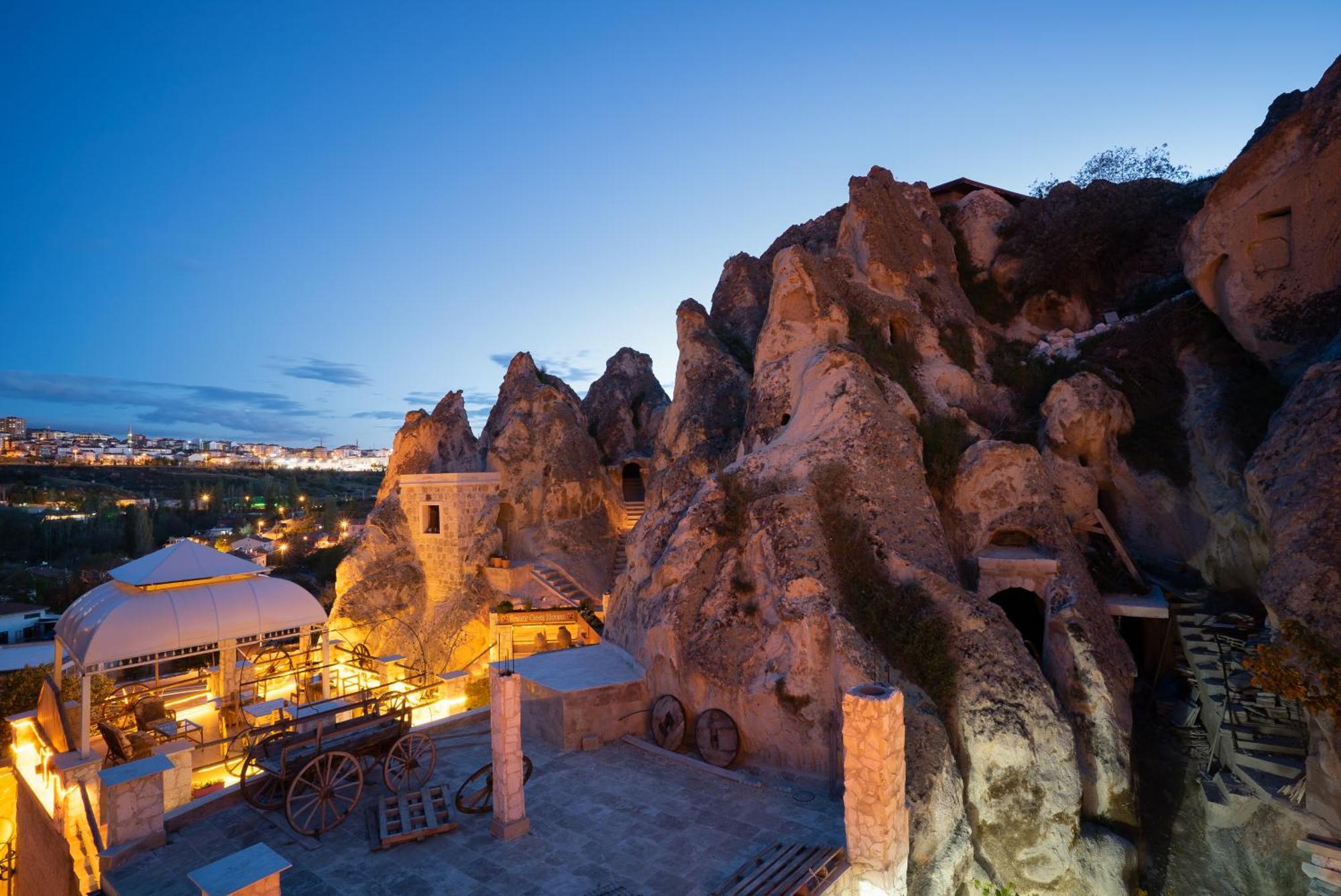 Hotel Cappadocia Inans Cave & Swimming Pool Hot Nevşehir Esterno foto