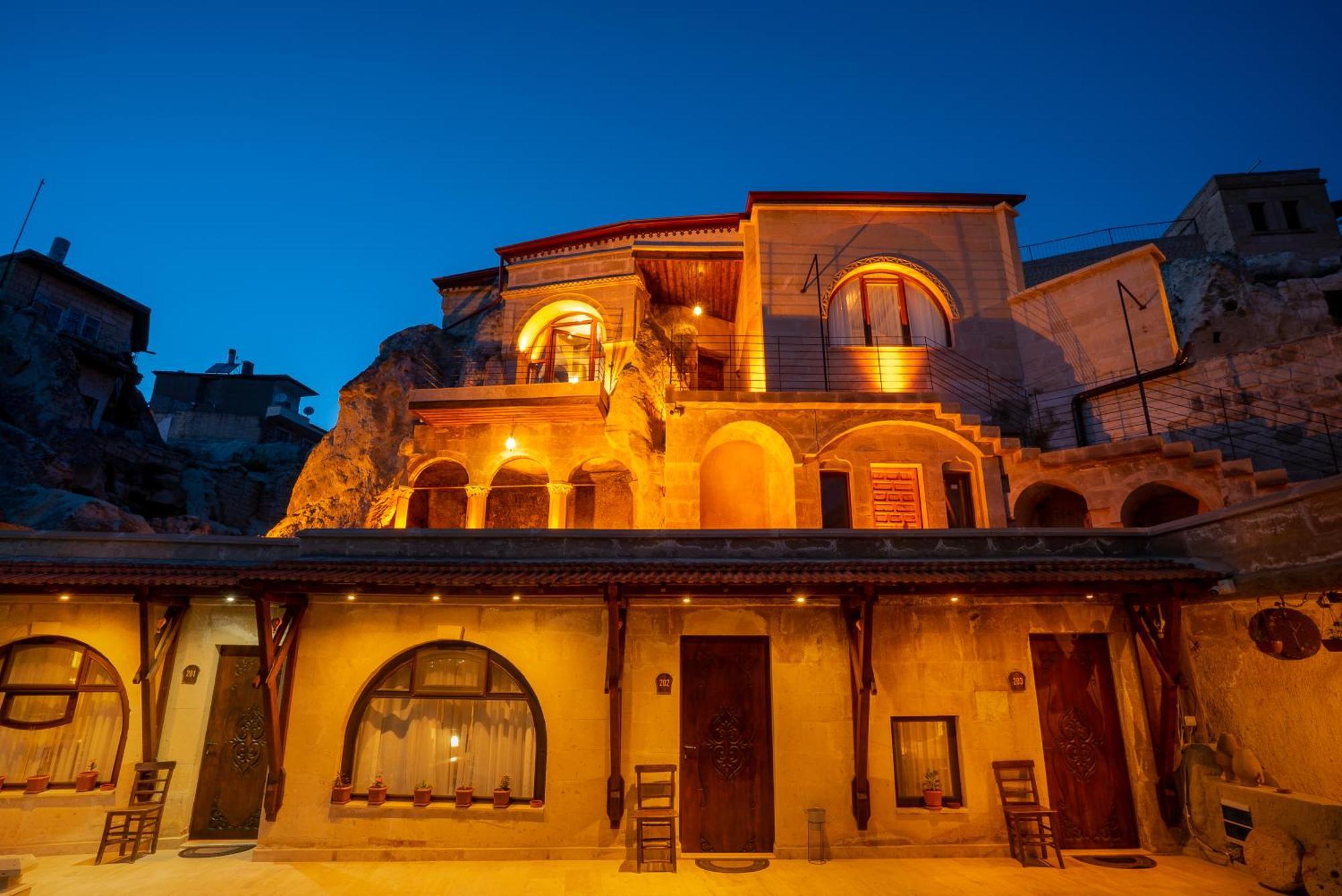 Hotel Cappadocia Inans Cave & Swimming Pool Hot Nevşehir Esterno foto