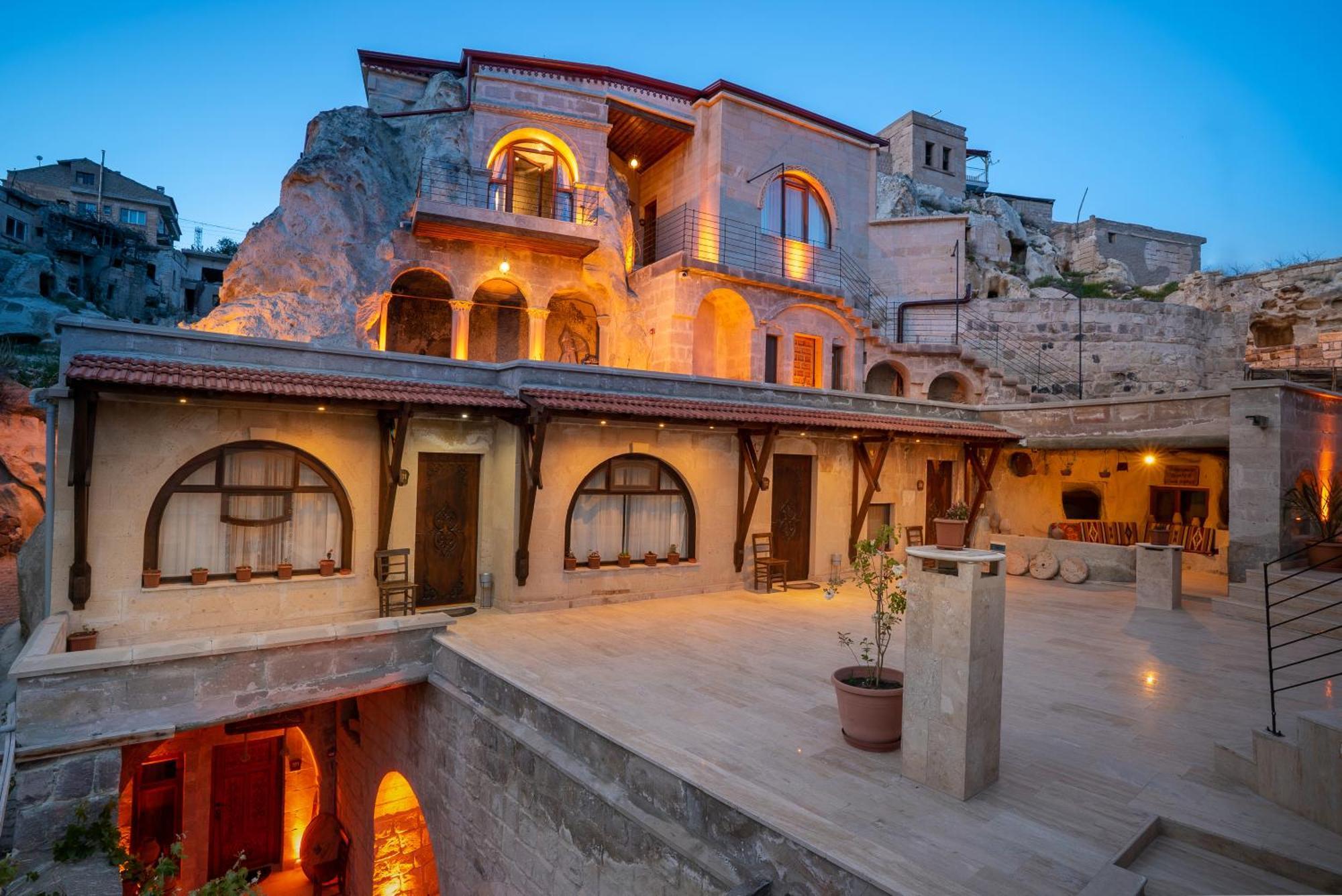 Hotel Cappadocia Inans Cave & Swimming Pool Hot Nevşehir Esterno foto