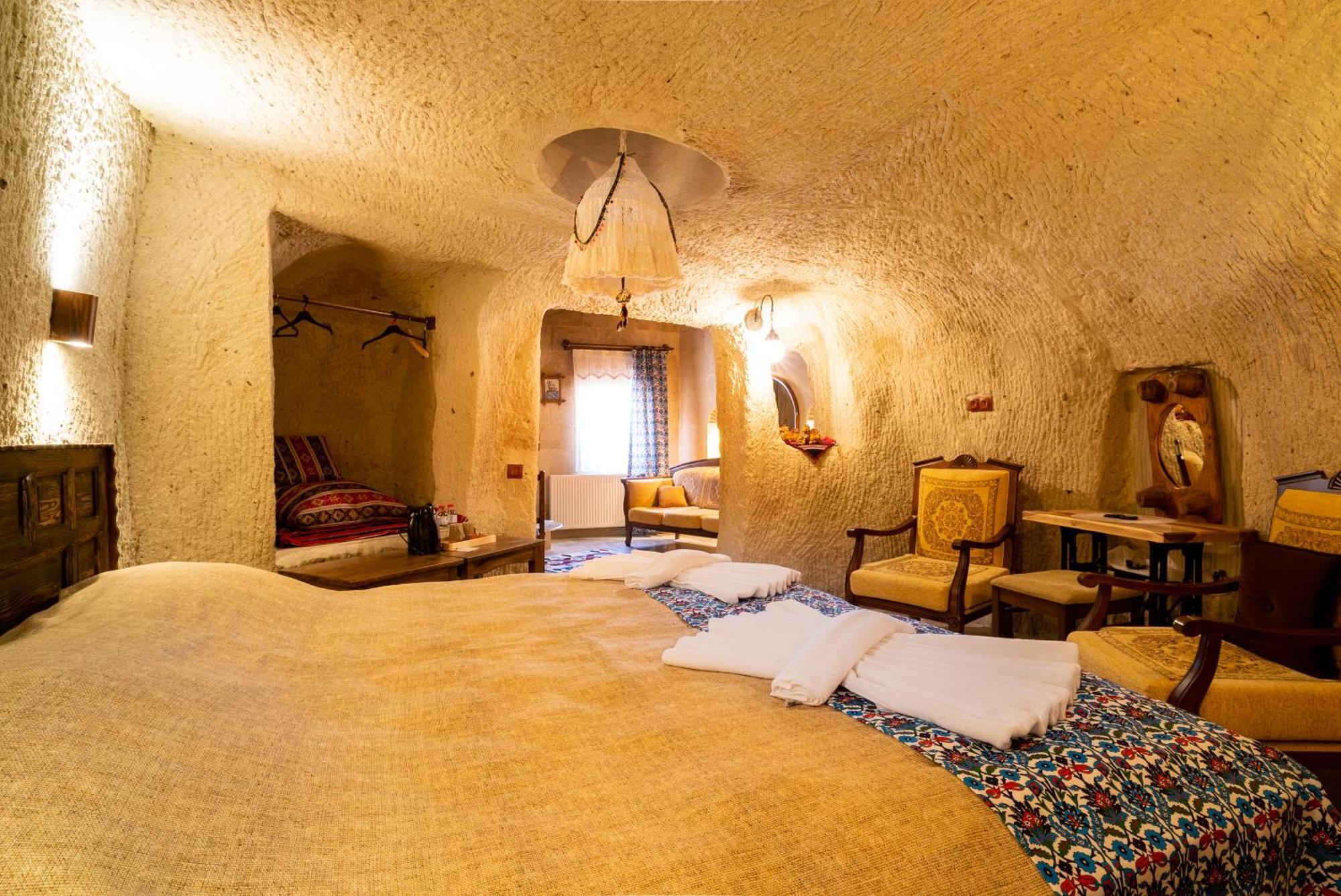 Hotel Cappadocia Inans Cave & Swimming Pool Hot Nevşehir Esterno foto